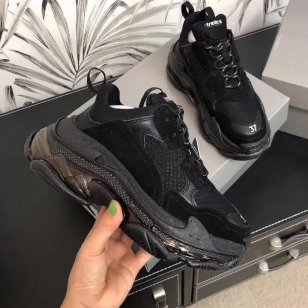 Women’s sneakers